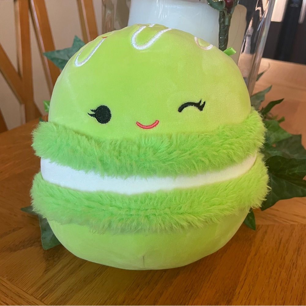 Squishmallows Donnelly the Green Macaron Plush